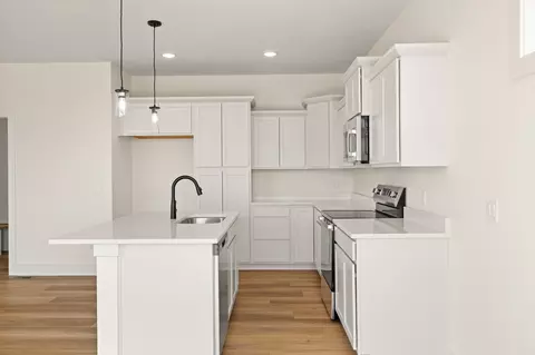 Kitchen - 4303 NE 3rd St, Ankeny, IA 50021 photo 3 of 3
