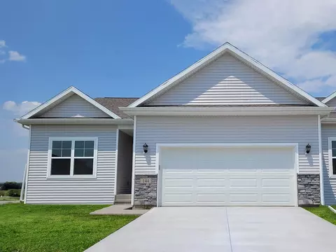 1062 Daisy Ln, Waukee, IA 50263