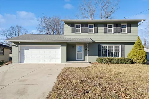 4402 62nd St, Urbandale, IA 50322