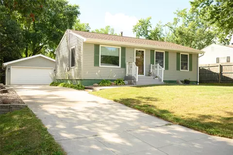 711 E 14th St N, Newton, IA 50208