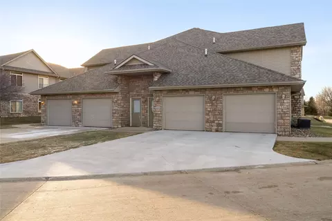 544 Carrie Ln, Altoona, IA 50009