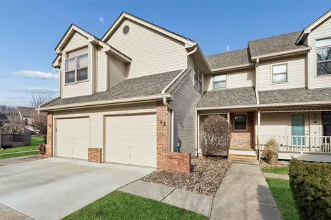 1070 50th St #4E, West Des Moines, IA 50266