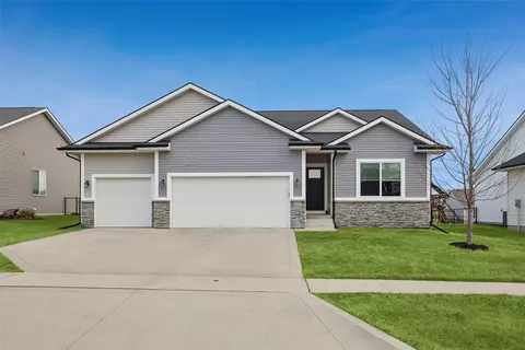 2127 NW Beechwood St, Ankeny, IA 50023