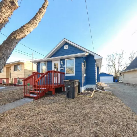 823 E 23rd Ct, Des Moines, IA 50317