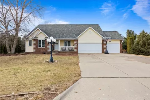 9250 NW 31st St, Polk City, IA 50226