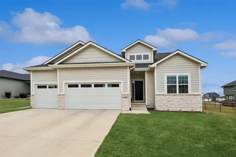 14812 Goldenrod Cir, Urbandale, IA 50323