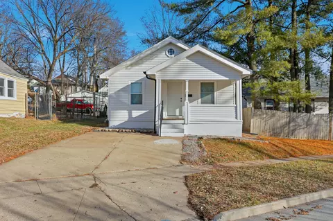 3119 8th St, Des Moines, IA 50313