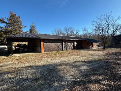 2236 Carver Rd, Winterset, IA 50273