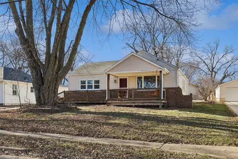 2616 59th St, Des Moines, IA 50322