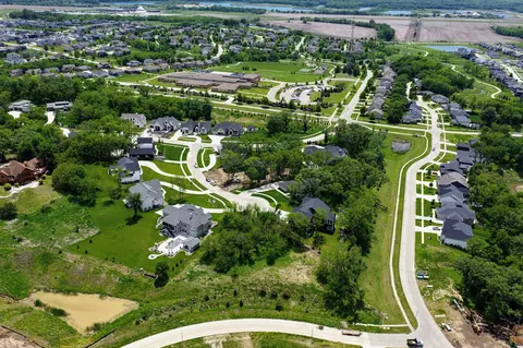 9646 Greybirch Pt, West Des Moines, IA 50266
