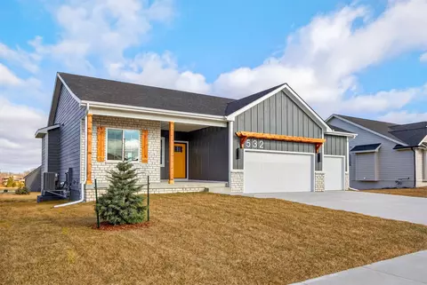532 Wicker Dr, Huxley, IA 50124