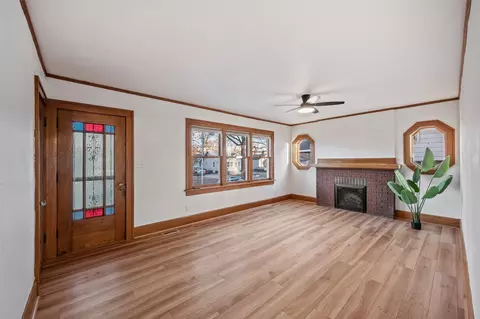 3836 8th Pl, Des Moines, IA 50313