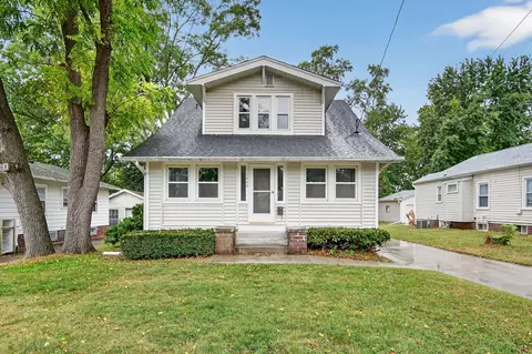 1606 E 32nd St, Des Moines, IA 50317