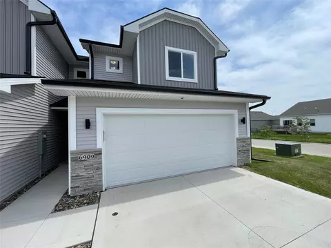 6909 Poppy Ct, Johnston, IA 50131