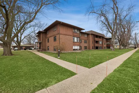 1900 50th St #22, Des Moines, IA 50310