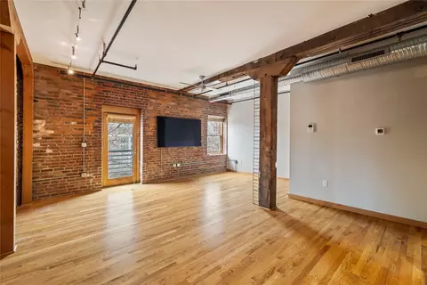 301 E Court Ave #203, Des Moines, IA 50309