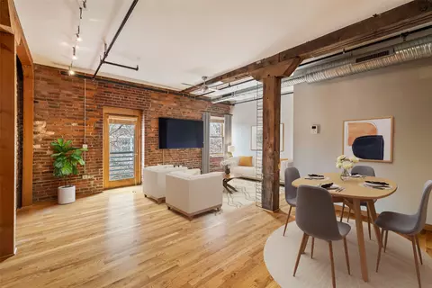 301 E Court Ave #203, Des Moines, IA 50309