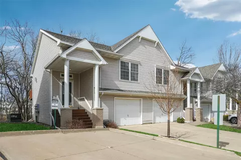 4870 63rd St, Urbandale, IA 50322