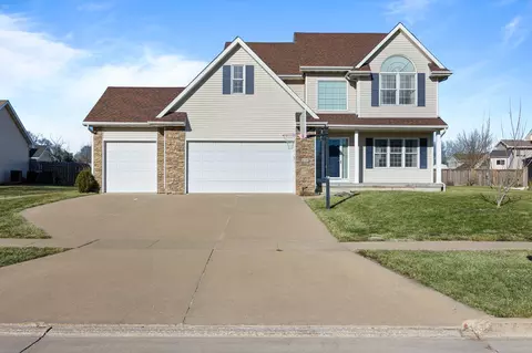 6246 NW 49th St, Johnston, IA 50131