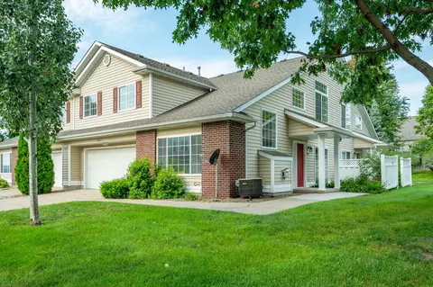 5418 Longview Ct #1, Johnston, IA 50131