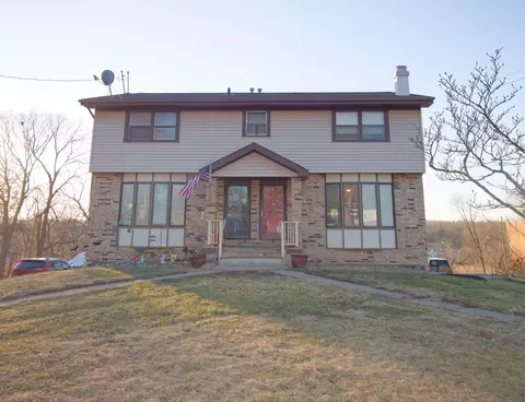 3924 E 3926 E 38th St, Des Moines, IA 50317
