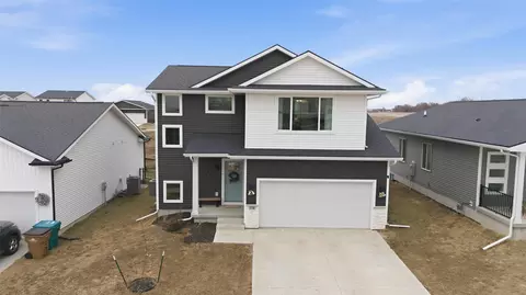 1731 Ashwood Ave, Norwalk, IA 50211