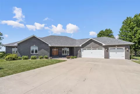 1315 245th Pl, Pella, IA 50219