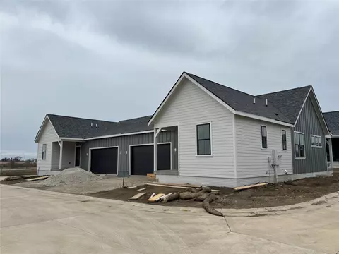 1715 Homestead Ln, Cumming, IA 50061