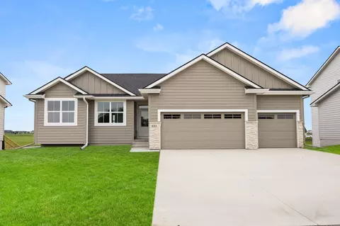651 34th St SE, Altoona, IA 50009
