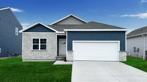 5124 168th St, Urbandale, IA 50322