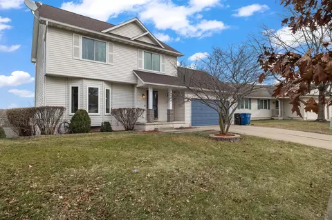 332 E Burnham Ave, Des Moines, IA 50315