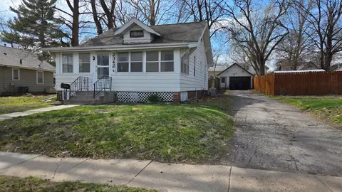2342 York St, Des Moines, IA 50316