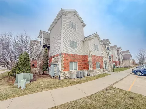 6255 Beechtree Dr #4202, West Des Moines, IA 50266