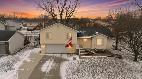 313 SE 30th St, Ankeny, IA 50021