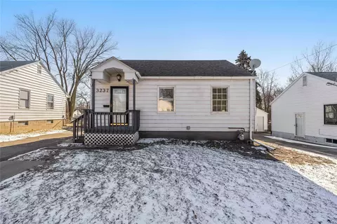 3237 Indianapolis Ave, Des Moines, IA 50317