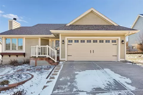 6828 Hickory Ln, Urbandale, IA 50322