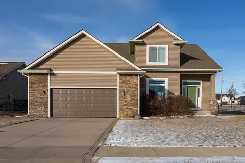 804 NW Reinhart Dr, Ankeny, IA 50023
