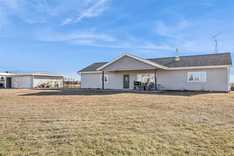 812 6th Ave W, Grinnell, IA 50112