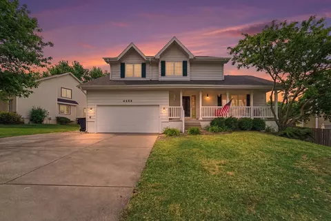 4464 91st St, Urbandale, IA 50322