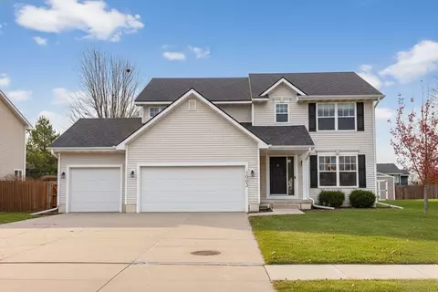 1003 10th Ave SE, Altoona, IA 50009