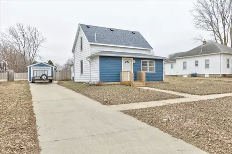 332 N Crawford St, Carroll, IA 51401