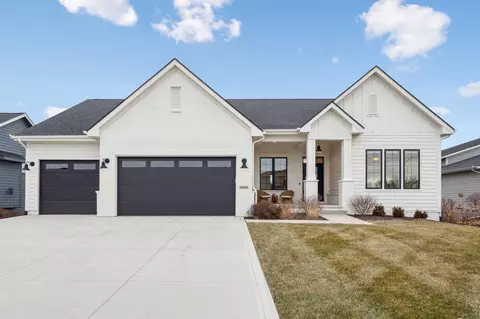16109 Goodman Ct, Urbandale, IA 50323