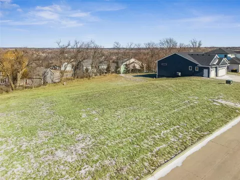 818 Evans View Dr, Adel, IA 50003 photo 2