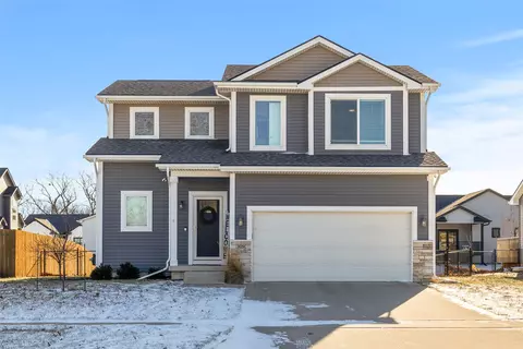 309 Deer Haven St, Polk City, IA 50226