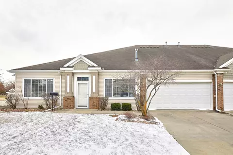 1725 S 50th St #1003, West Des Moines, IA 50265