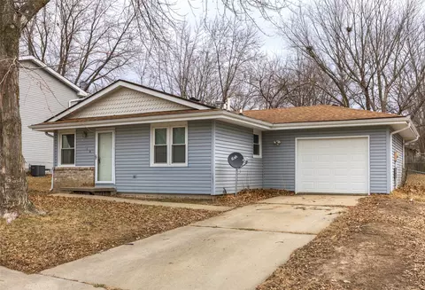 1270 Hardin Dr, Carlisle, IA 50047