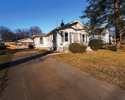 336 E Broad St, Des Moines, IA 50315