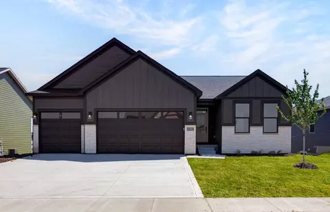 1615 NW Parkside Ln, Waukee, IA 50263