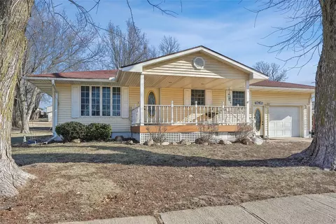 115 N Vine Ave, Lacona, IA 50139