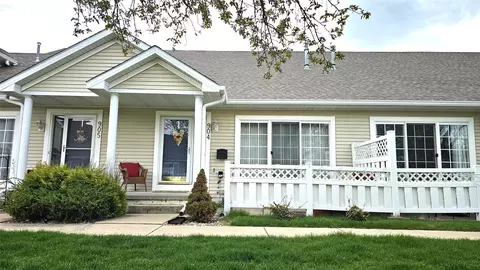4425 Mills Civic Pkwy #904, West Des Moines, IA 50265